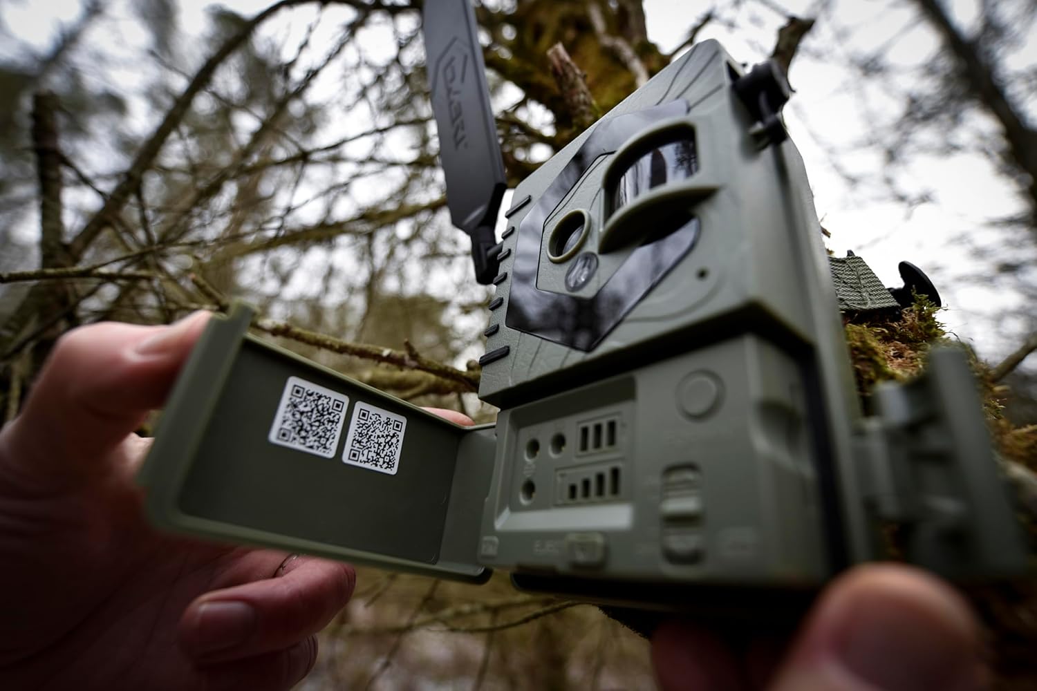 Covert Scouting Cameras Interceptor Cellular Trail Camera - 16MP 1080p Video - Real-Time Wireless Transmission - GPS 0.4s Trigger 75ft Night Vision Flash - Upgraded Antenna QR Setup - Green - Image 4